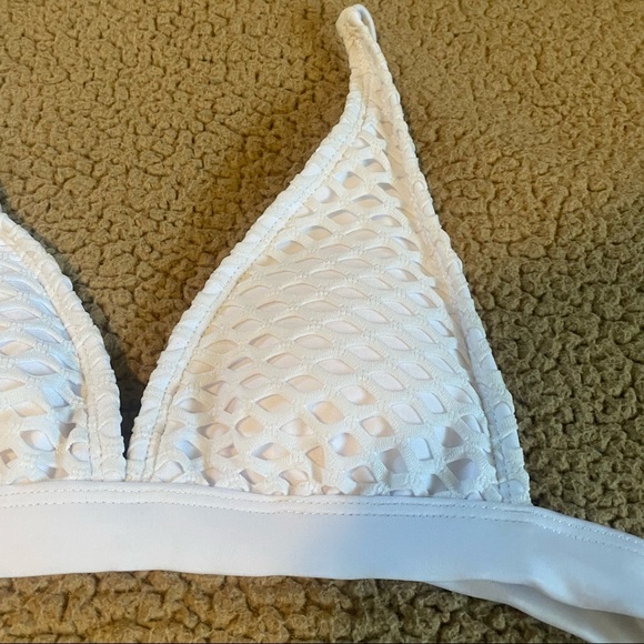 NWOT WHITE FISHNET BIKINI TOP - Picture 5 of 6